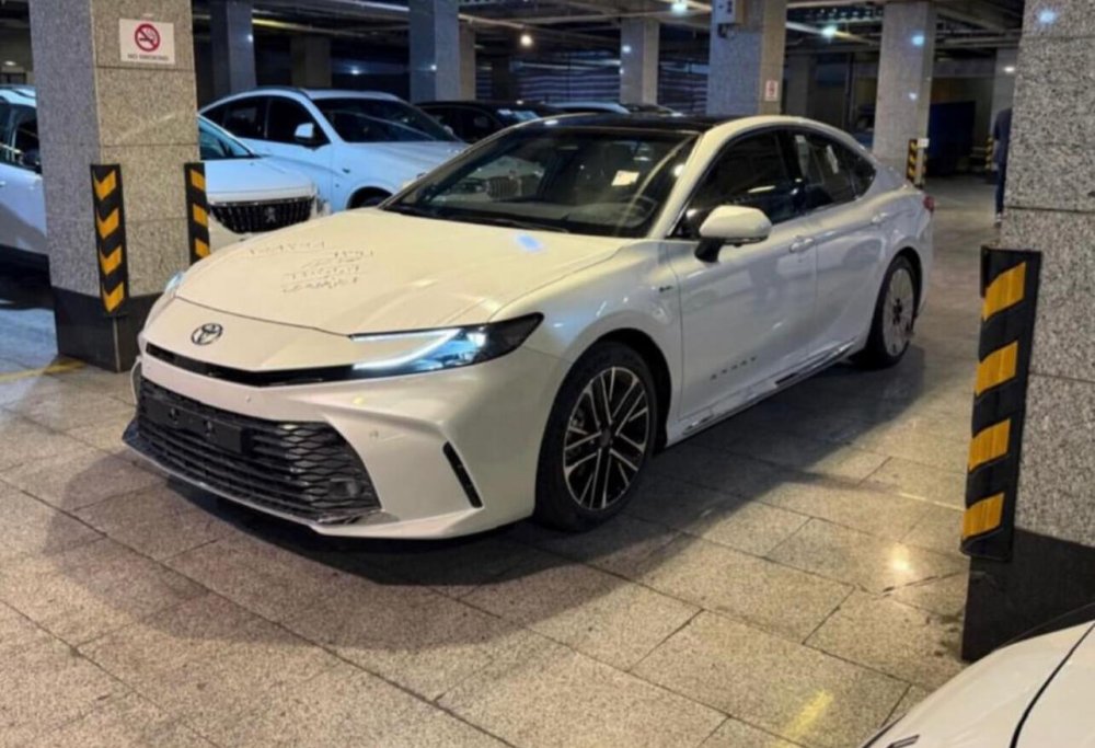 تویوتا کمری هیبرید