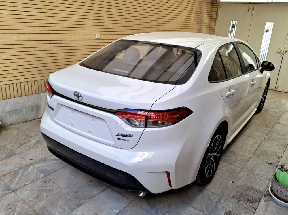 تویوتا لوین هیبرید