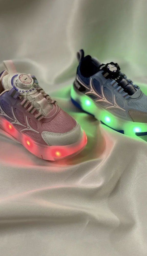 کفش اسکیتی چراغدار